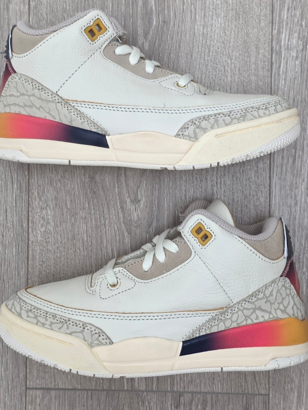 Nike Air Jordan 3 Retro X J. Balvin Medellín Sunset FN0346-901 Youth Sz 1 BGRADE